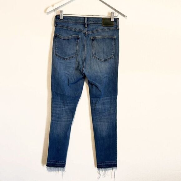Aritzia Denim Forum The Nico Mid Rise Skinny Crop Raw Hem Jeans - Picture 3 of 8